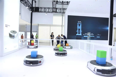 世界機器人大會亮點 | 探秘《北京新聞》亮相的物流機器人，解鎖北京智慧物流新圖景